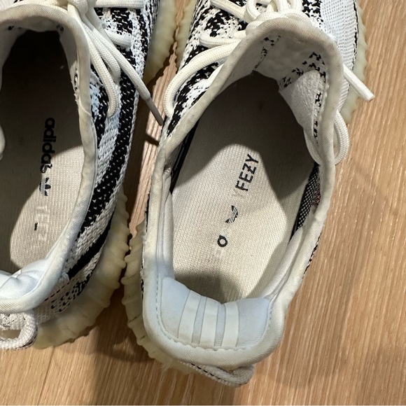 Adidas Yeezy Boost 350 V2 Zebra US M 7.5 CP9654 - Picture 4 of 6